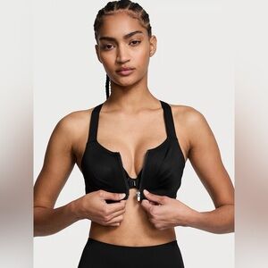 Victoria’s Secret On Point Front-Close Sports Bra in Grey/Iridescent Size 36C